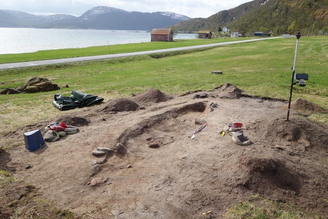 <p>A Viking boat grave is excavated in Norway</p>