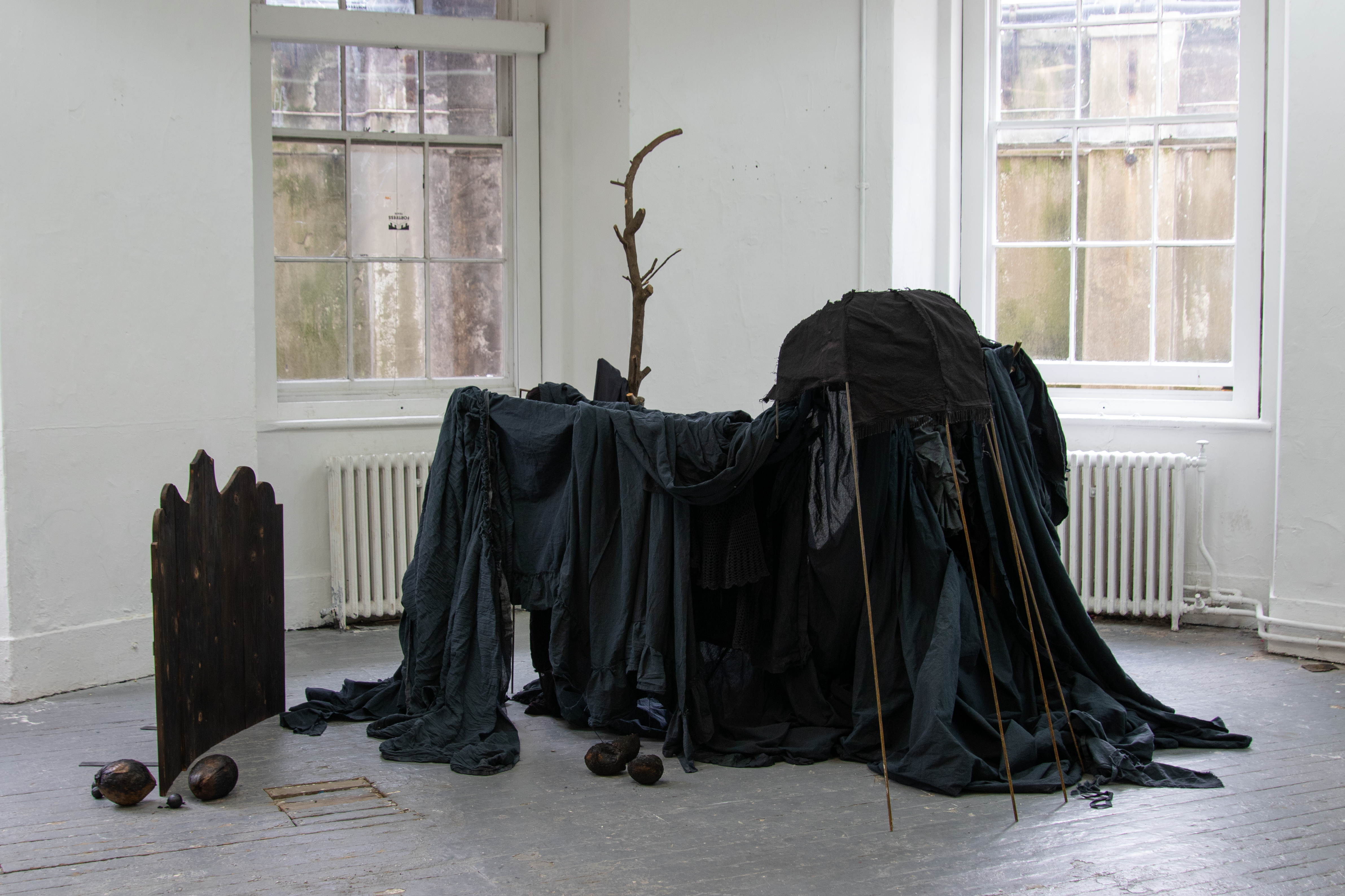 Juelia performs during her degree show in UCL's Slade School of Fine Art