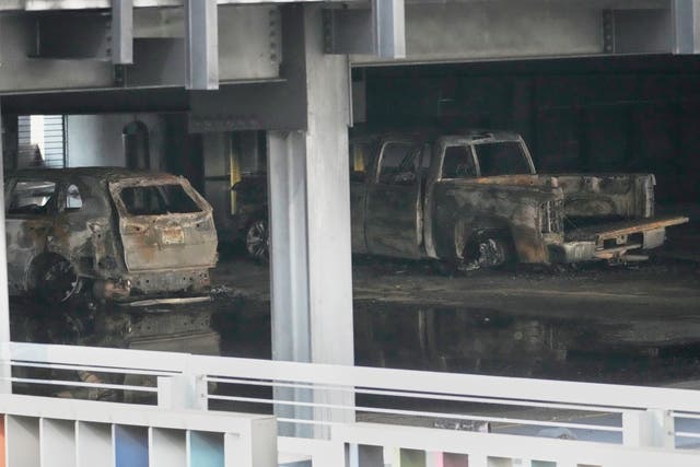TENNESSEE-INCENDIO EN ESTACIONAMIENTO