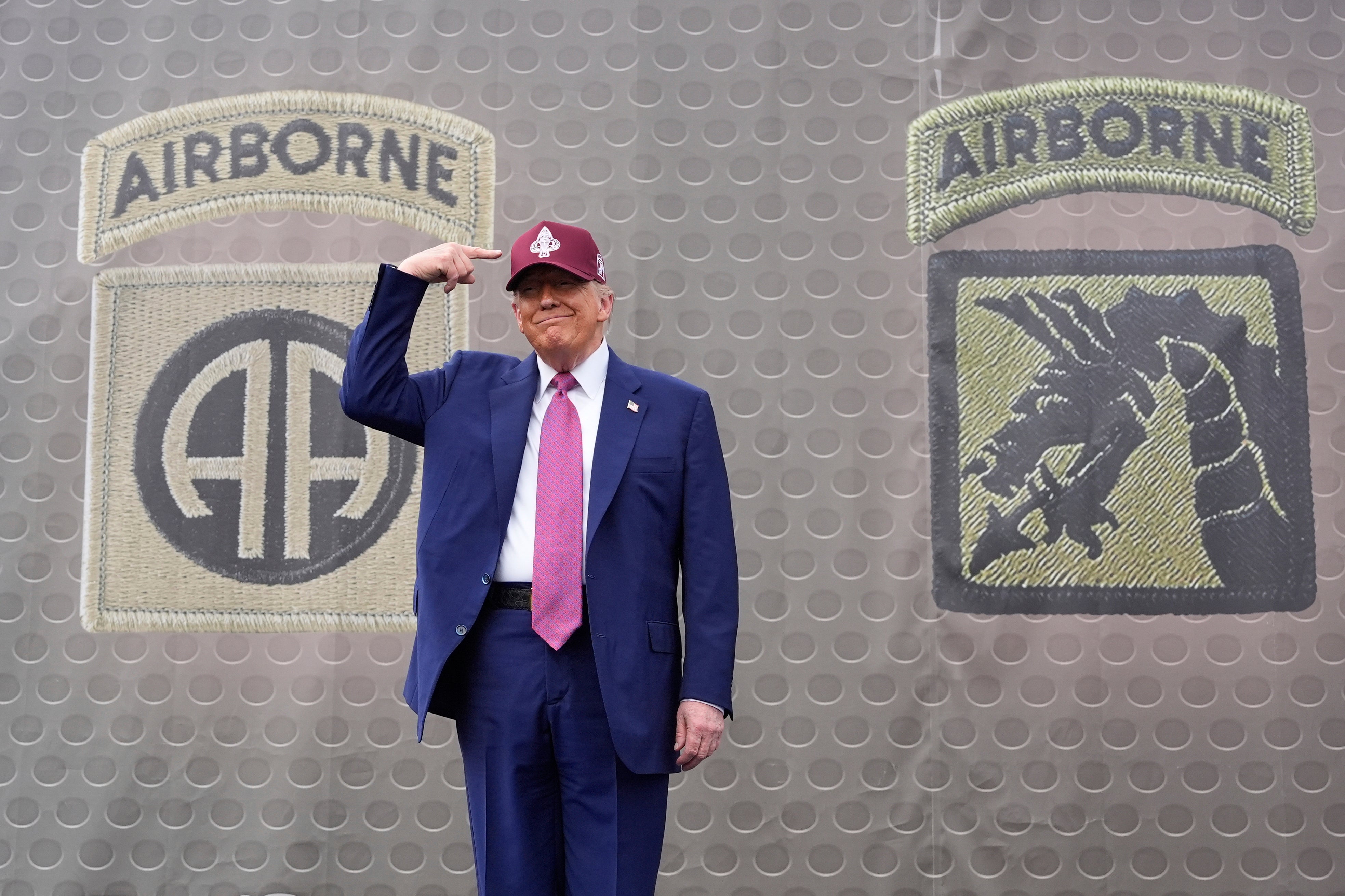 TRUMP-EJÉRCITO