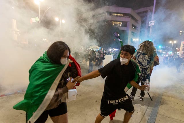 <p>Police and protesters clash during LA’s immigration demonstrations</p>