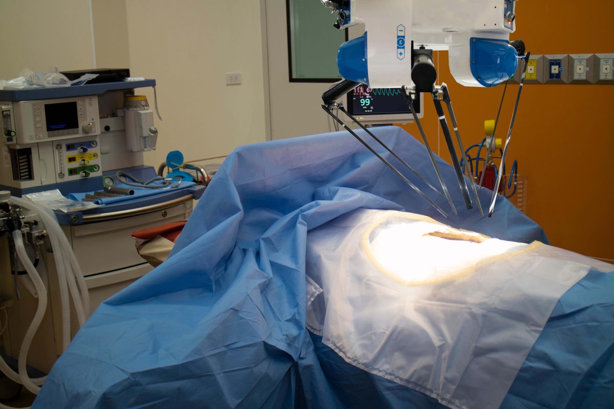 NHS Plans Half Million Robotic Surgeries Annually by 2035