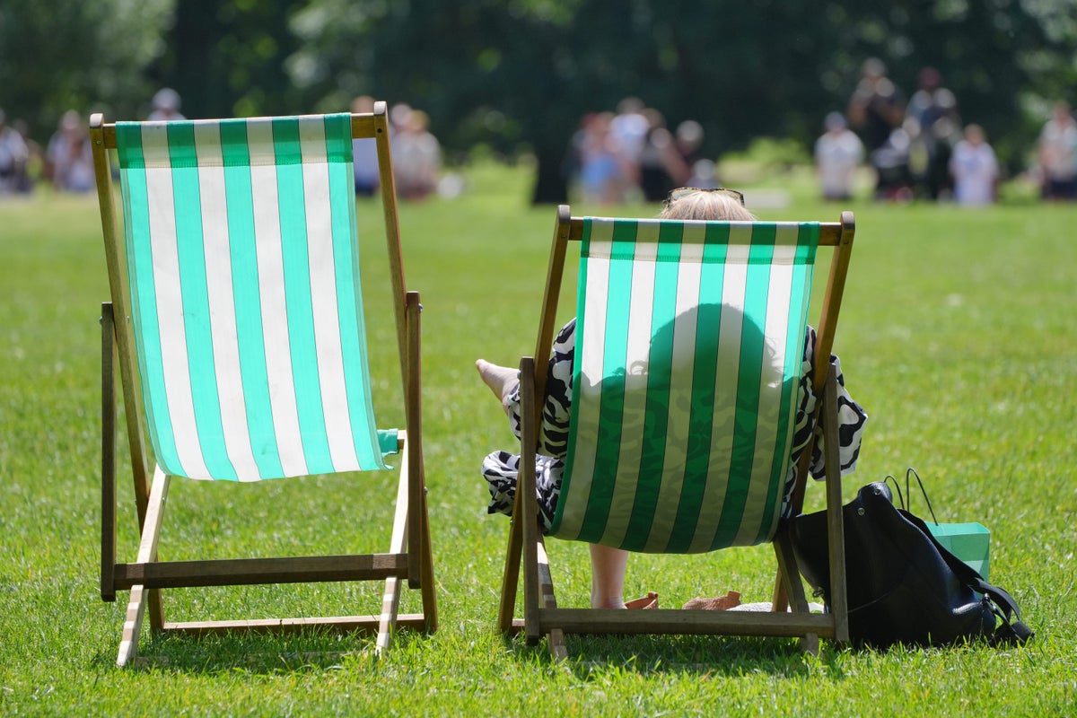 Yellow Heat-Health Alerts Issued Across UK, Netherlands as Temperatures Top 30C