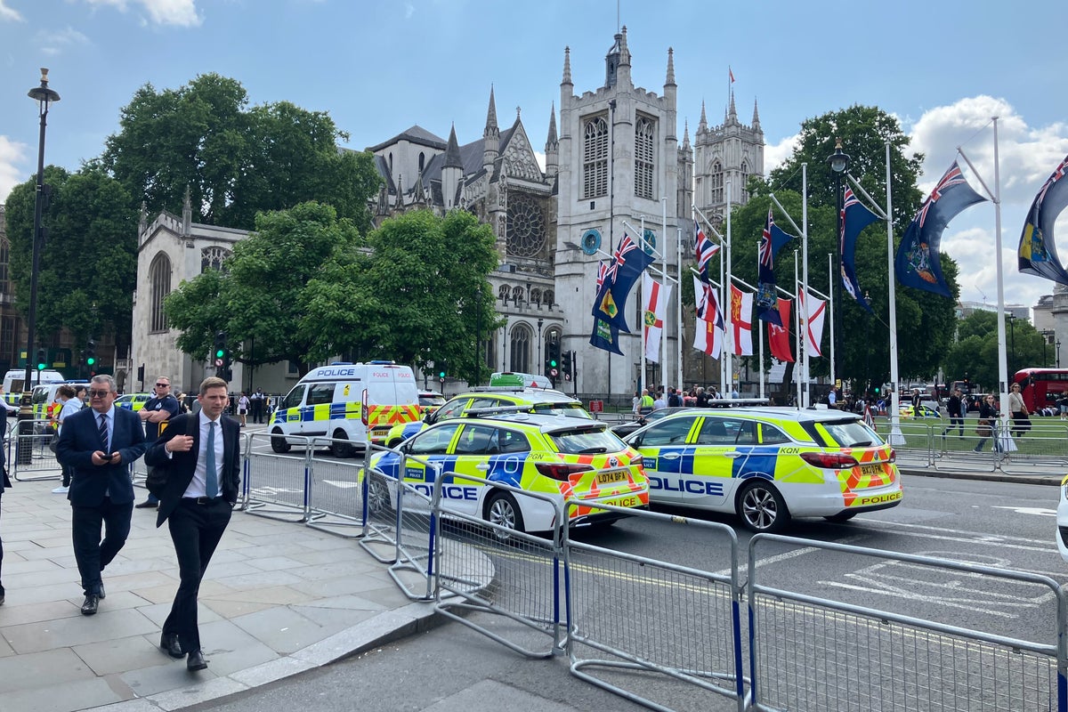 Whitehall on lockdown as police investigate abandoned vehicle' near Downing Street