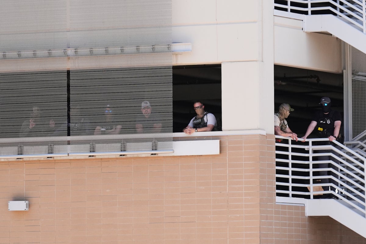 Immigration officers intensify arrests in courthouse hallways on a fast ...