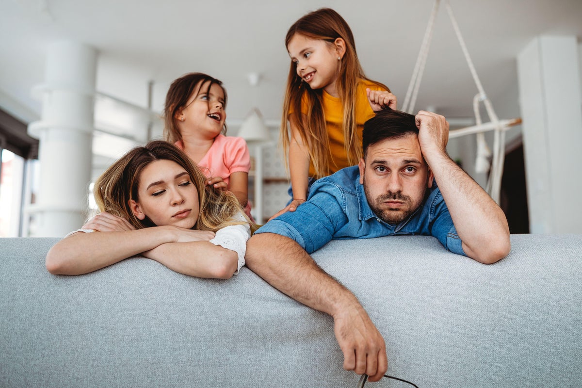 Experts hacks for helping parents with children save money