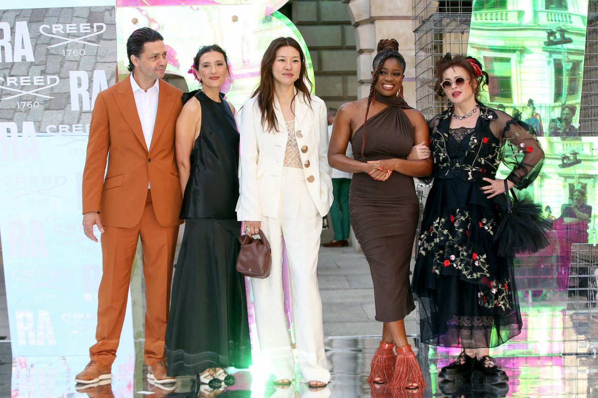 Helena Bonham Carter, Zadie Smith and Jennifer Saunders gather for RA Summer Exhibition party Helena Bonham Carter, Zadie Smith and Jennifer Saunders gather for RA Summer Exhibition party