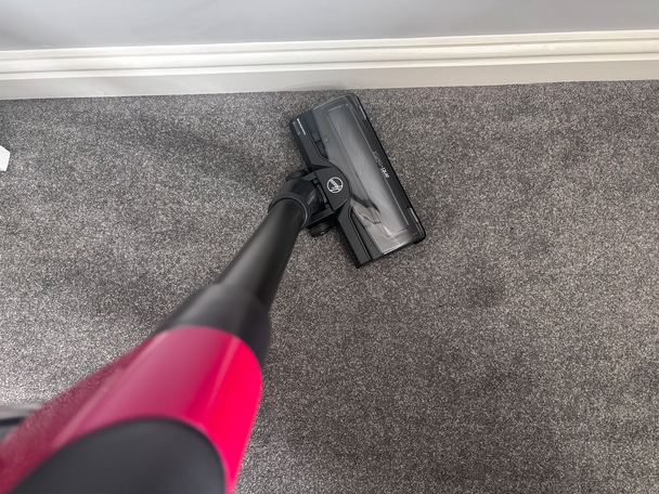 Best cordless vacuum IndyBest review  Hoover cordless vacuum cleaner with anti-hair-wrap and ultra compact X3