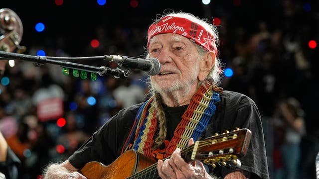 Willie Nelson keeps living the life he loves at 92. 'I'm not through with it yet' | The Independent