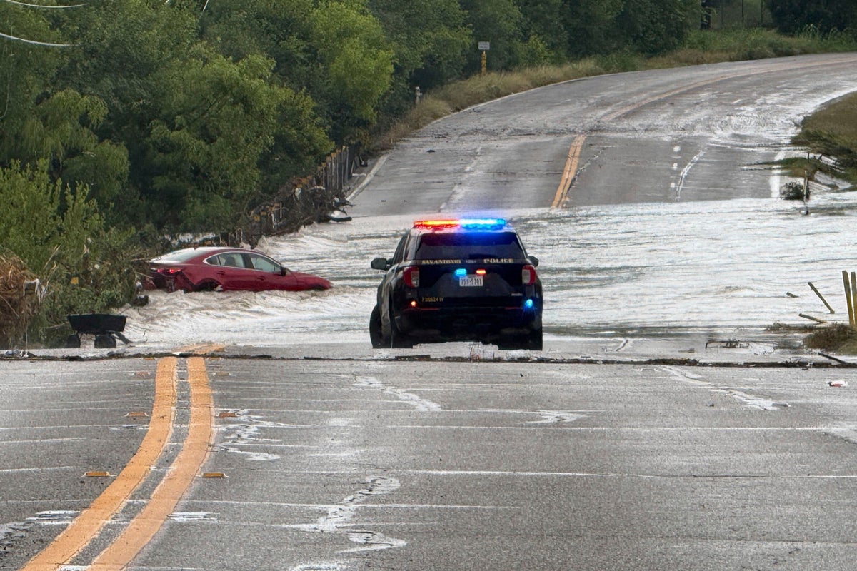 At least 4 dead and 2 missing in San Antonio after heavy rains flood parts of Texas