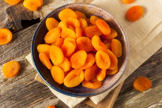 <p>Organic Raw Dry Apricots </p>