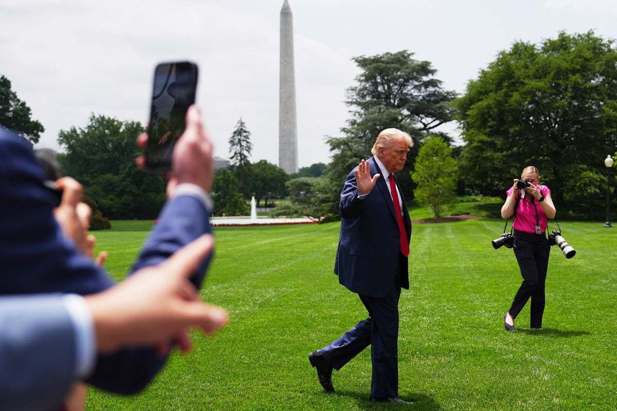 https://static.independent.co.uk/2025/06/13/17/Pictures_of_the_Week_Global_Photo_Gallery__02447.jpg?width=1200&height=800&crop=1200:800