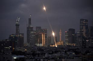Explosions boom in Tel Aviv as new wave of missiles launched from Iran