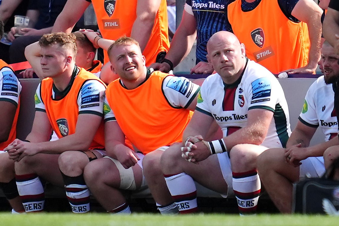 Leicester Tigers' Dan Cole (right) was sent to the sin bin after a crucial late penalty