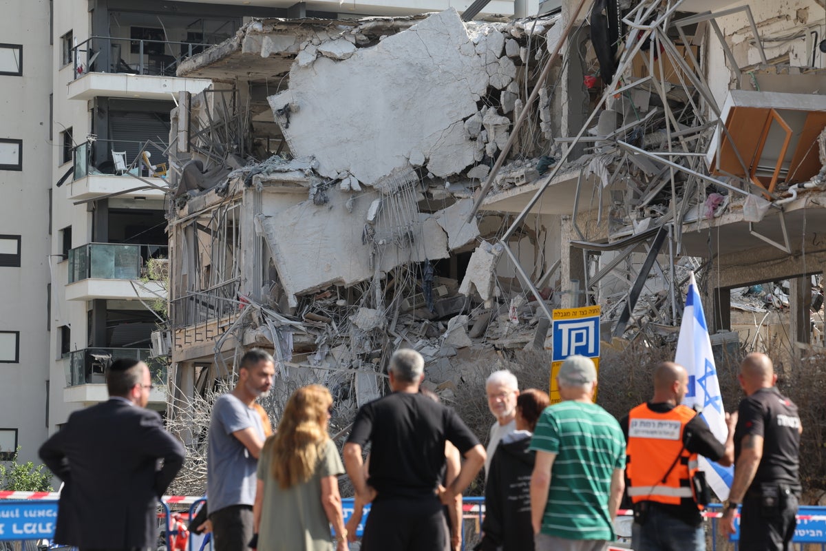 Israel-Iran latest: Israel warns ‘Tehran will burn’ as Iran threatens to target UK and US bases