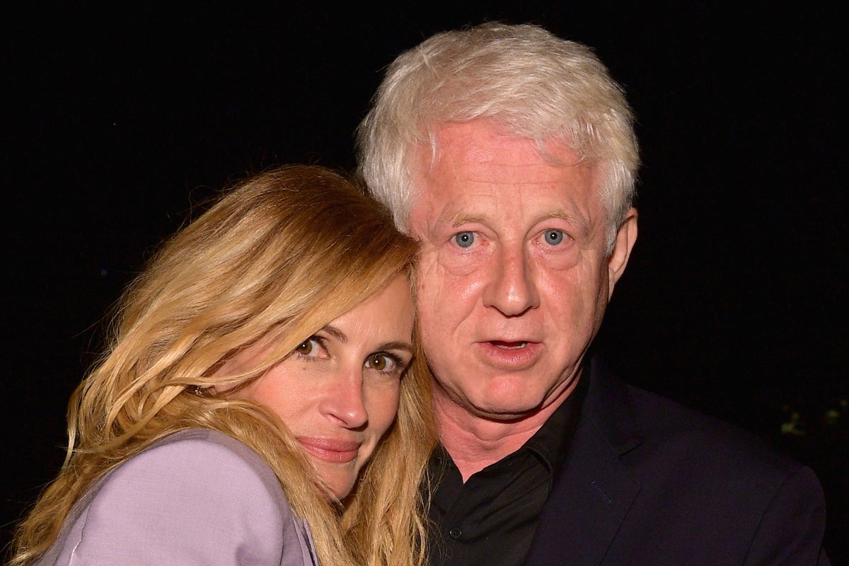 Julia Roberts reunites with Notting Hill writer Richard Curtis 26 years on from film’s premiere