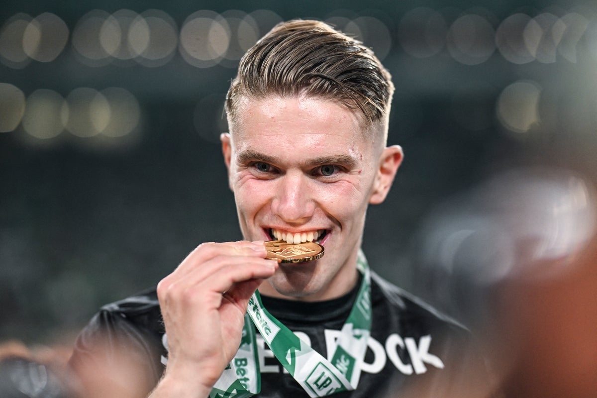 Transfer news live: Mbeumo’s Man United decision, Arsenal battle for Gyokeres, Chelsea open winger talks