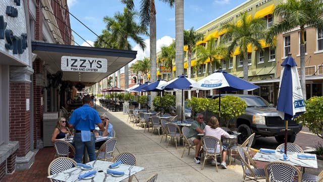 <p>Downtown Fort Myers is full of independent bars, restaurants and shops </p>