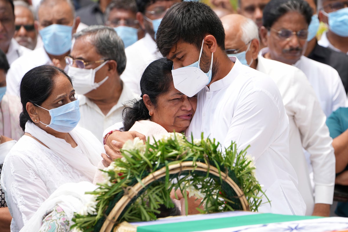 A plane crashed on a doctors' hostel in India. Those who survived began treating the injured