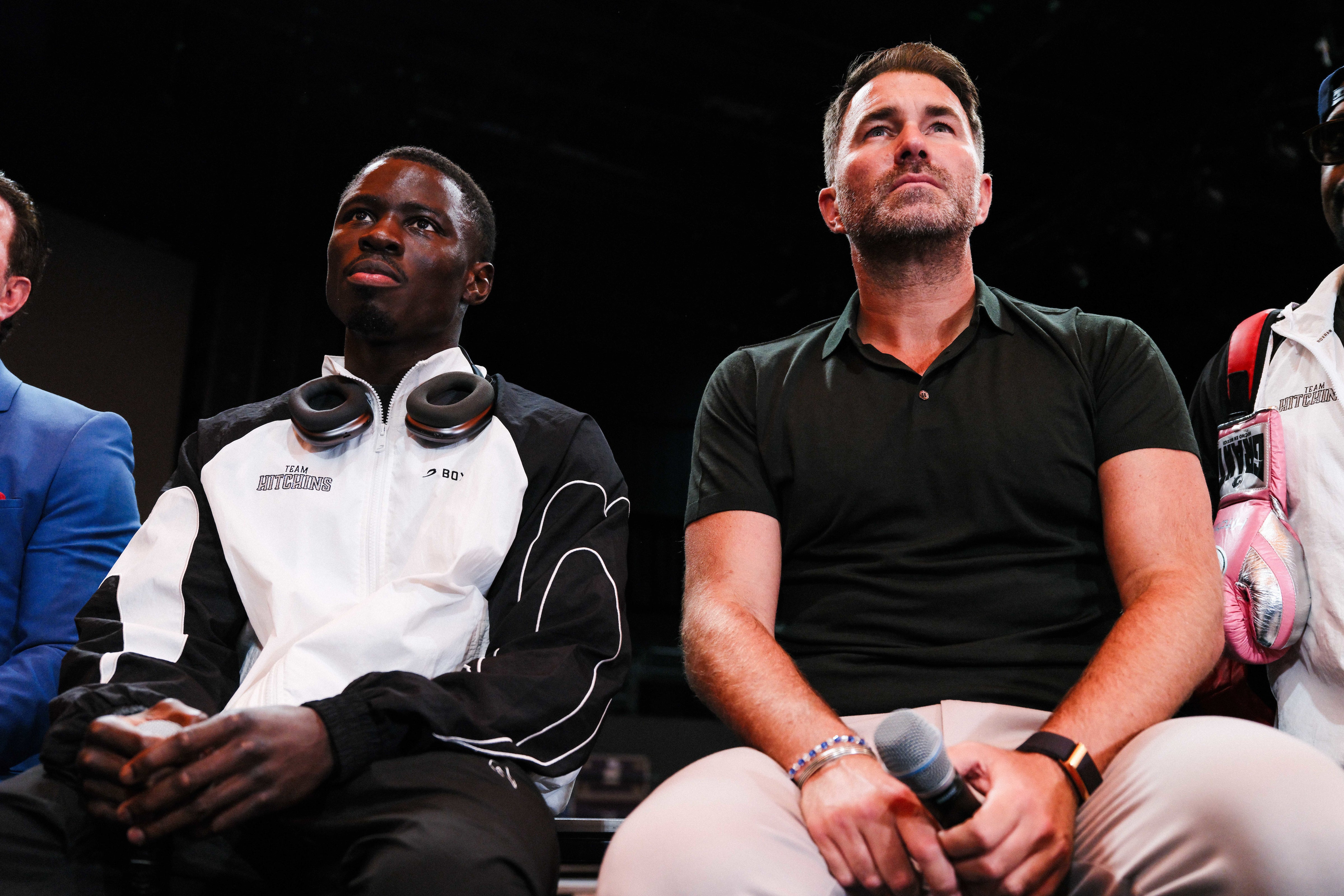 Richardson Hitchins (à esquerda) com o promotor Eddie Hearn