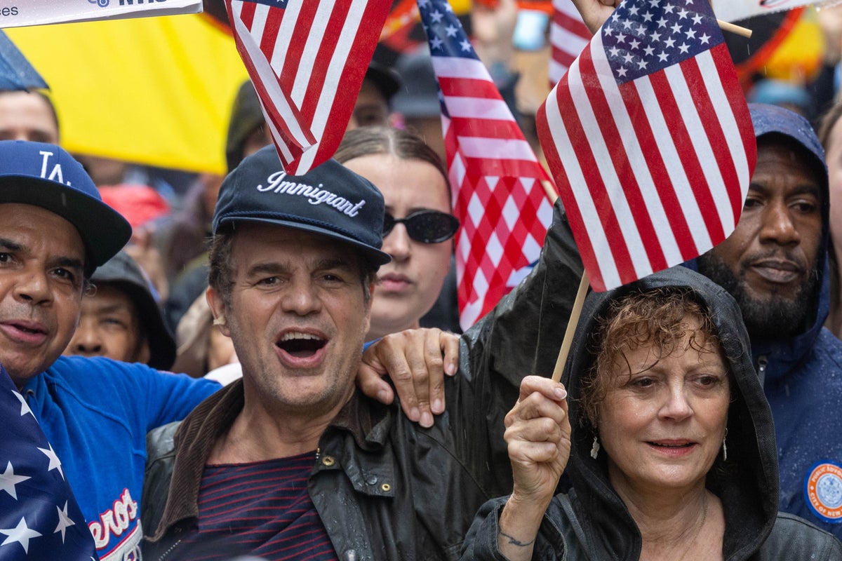 Ruffalo, Rogan Clash Over Trump Immigration Raids