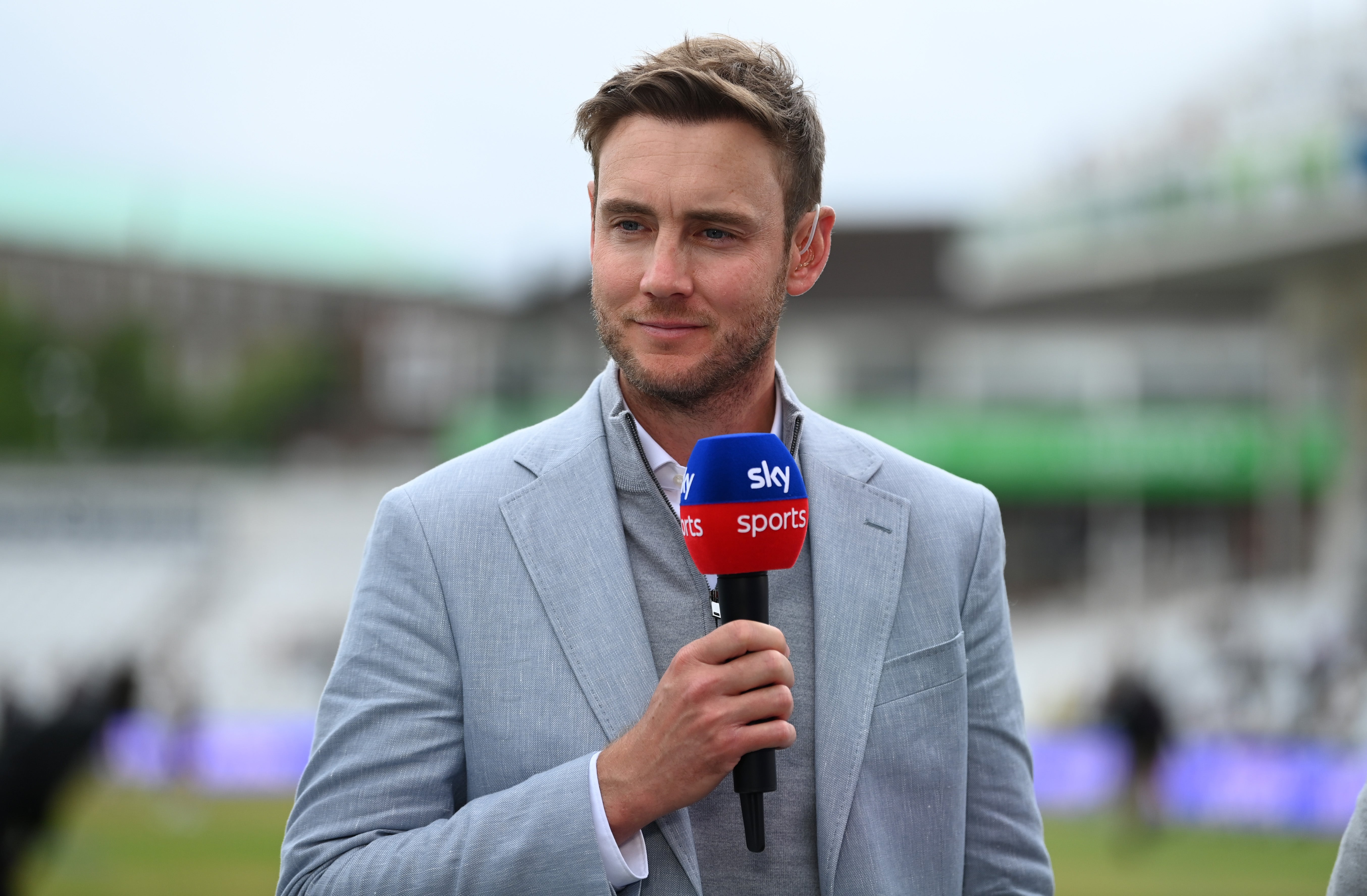 Stuart Broad telah mengurangi kesusahan di tim Sky