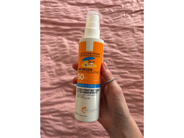 Best kids sunscreen indybest review La Roche-Posay Anthelios UVMune 400 dermo-pediatrics invisible spray, SPF 50+ 