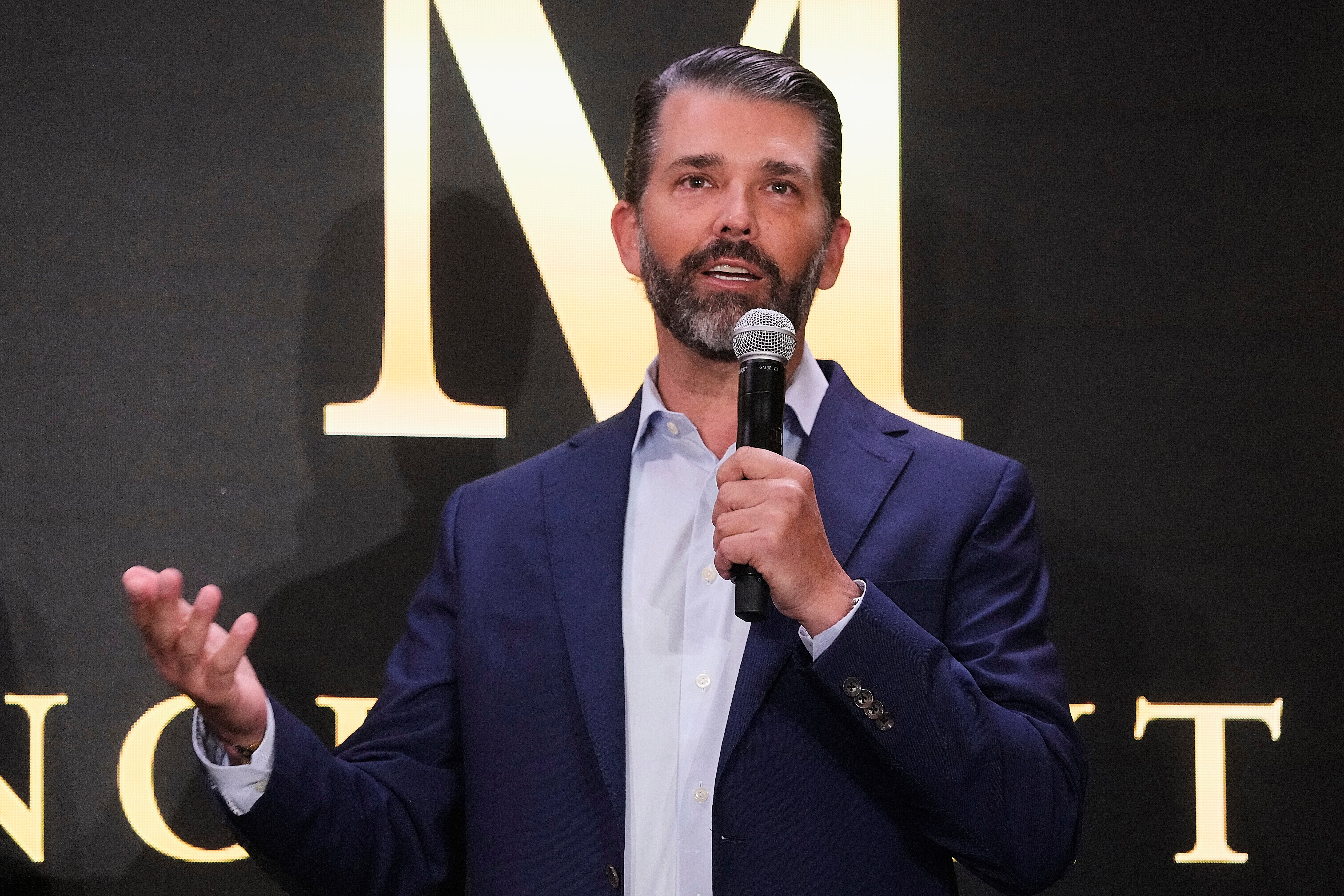 TRUMP-EMPRESA DE TELEFONÍA