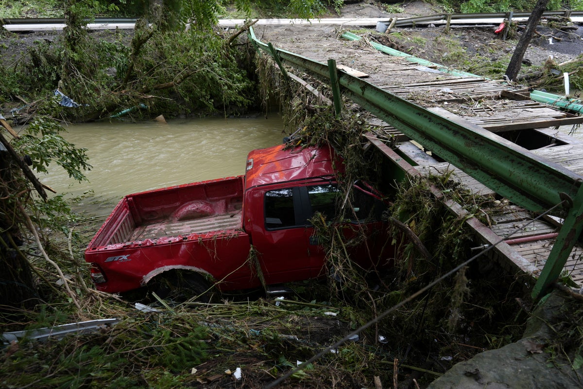 https://static.independent.co.uk/2025/06/16/22/28/APTOPIX-West-Virginia-Flooding-v2v1s7sy.jpeg?width=1200&height=800&crop=1200:800
