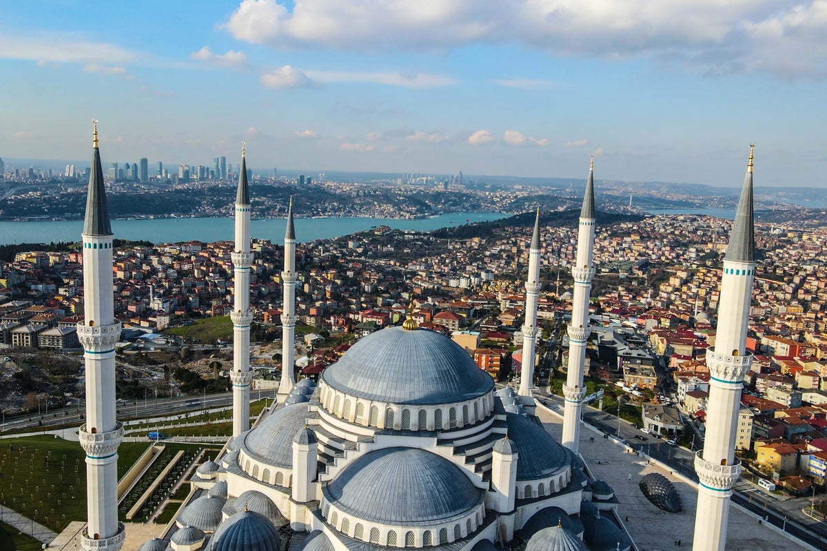 Is it safe to travel to Turkey? Foreign Office warning over nearby conflicts