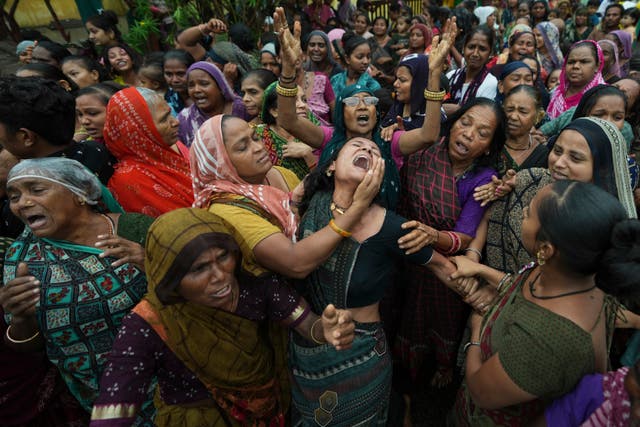 INDIA-AVIÓN ESTRELLADO