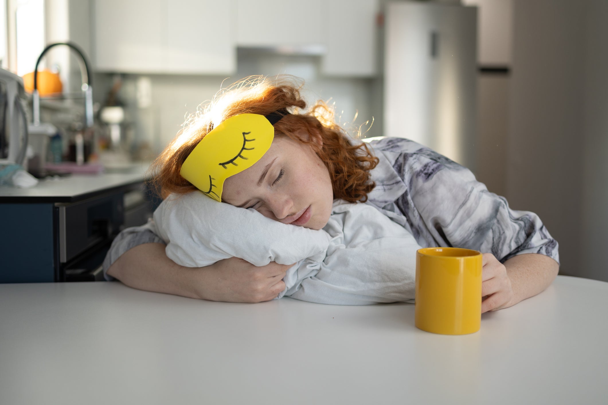 <p>Just one night of restricted sleep increases the release of hormones that lead to greater hunger and reduced satisfaction after eating</p>