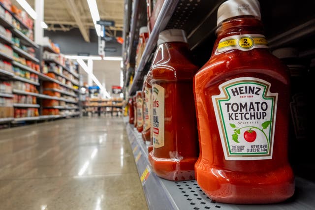 <p>Kraft Heinz said it will remove all chemical dyes from its products by the end of 2027. </p>