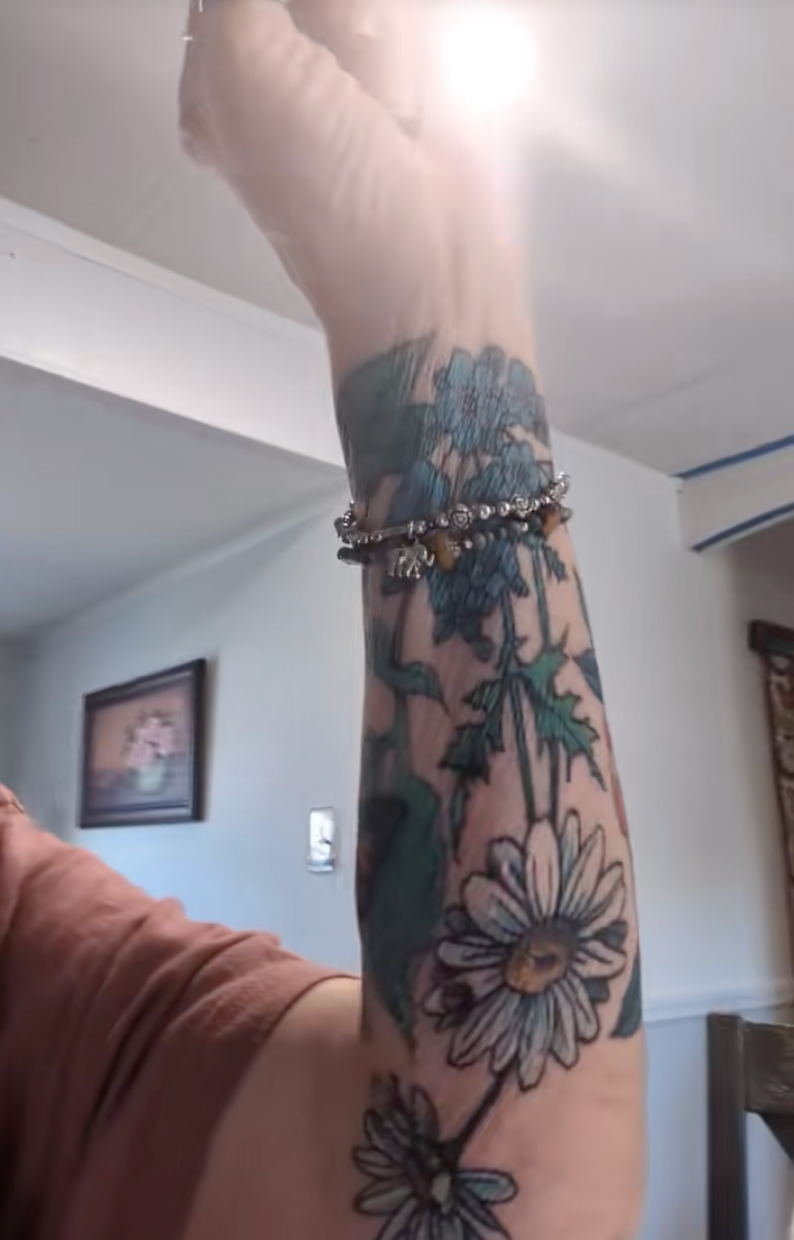 Rose shouted out her tattoo artist in Utah for getting great color onto her