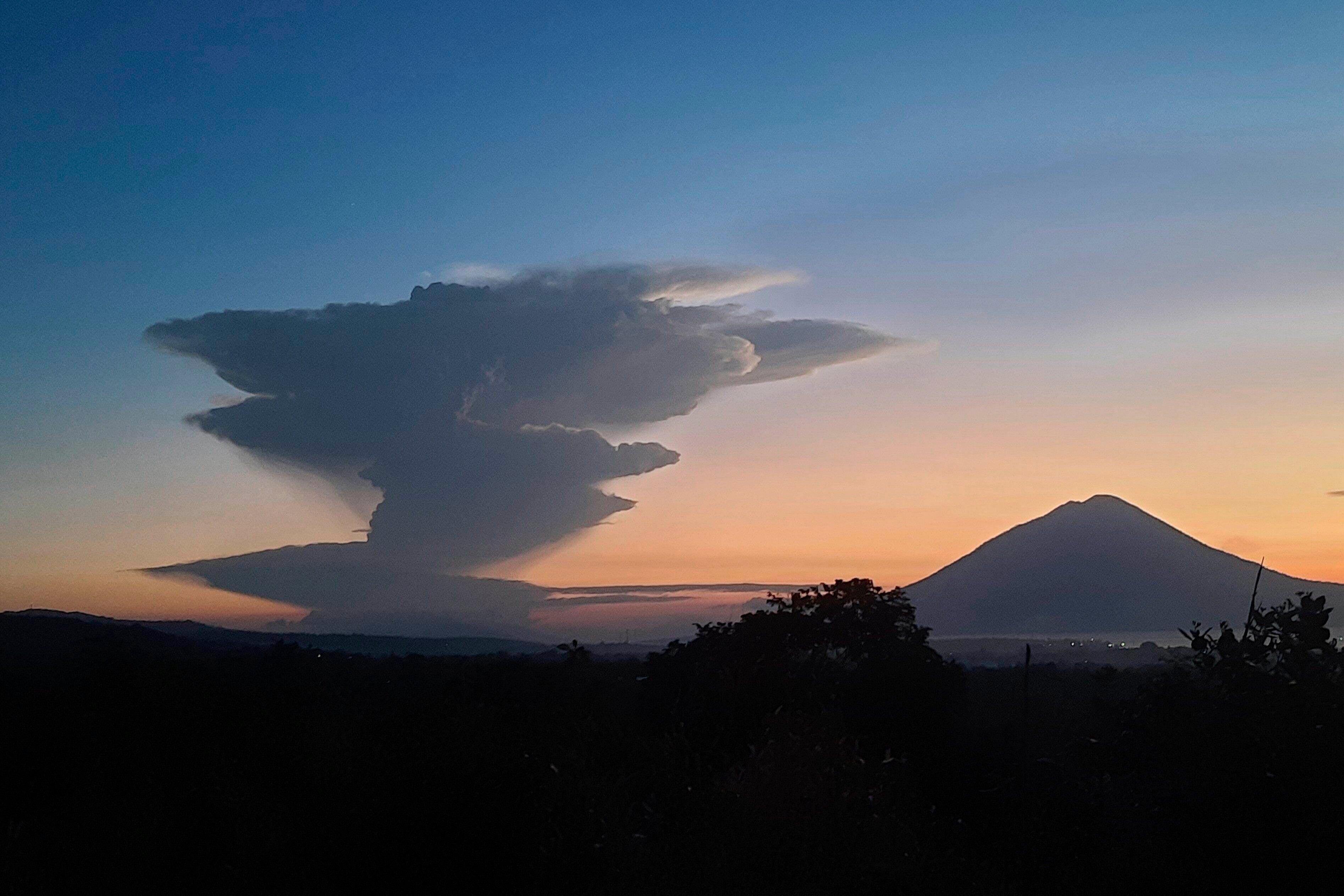 ASI-GEN INDONESIA-VOLCÁN