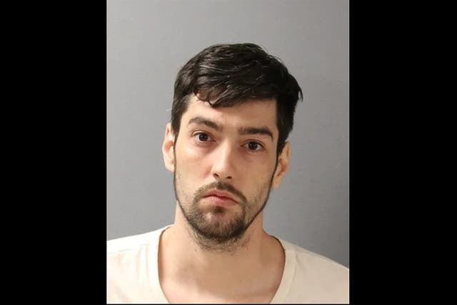 <p>Joseph A. Rossomando fue detenido y se enfrenta a 15 cargos relacionados con el secuestro y violación de una adolescente de 15 años </p>