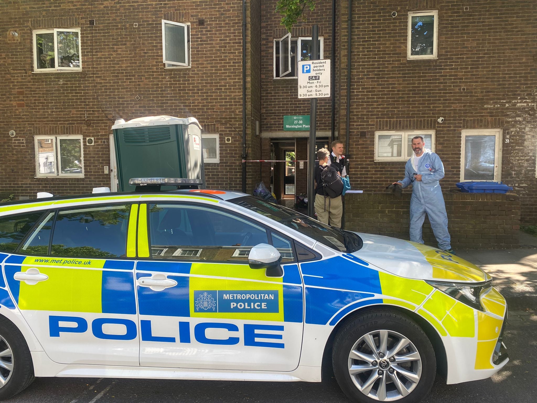 Police at the scene in Mornington Place, Camden, where Jennifer Abbott was killed in her house (Lily Shanagher/Paar wire)