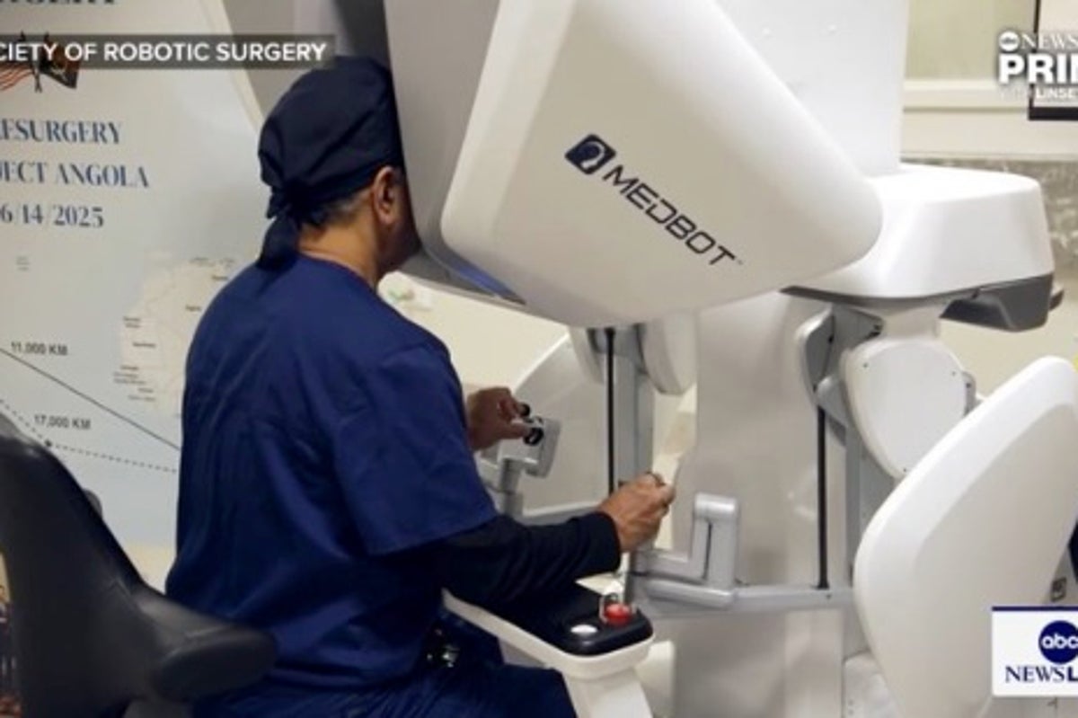 Doctor uses robot to remotely perform surgery on patient thousands of miles away