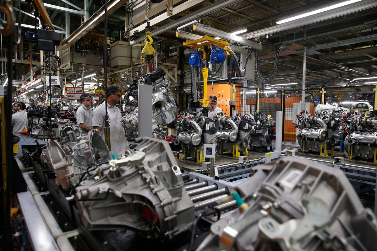 Nissan to axe hundreds of jobs at Sunderland plant