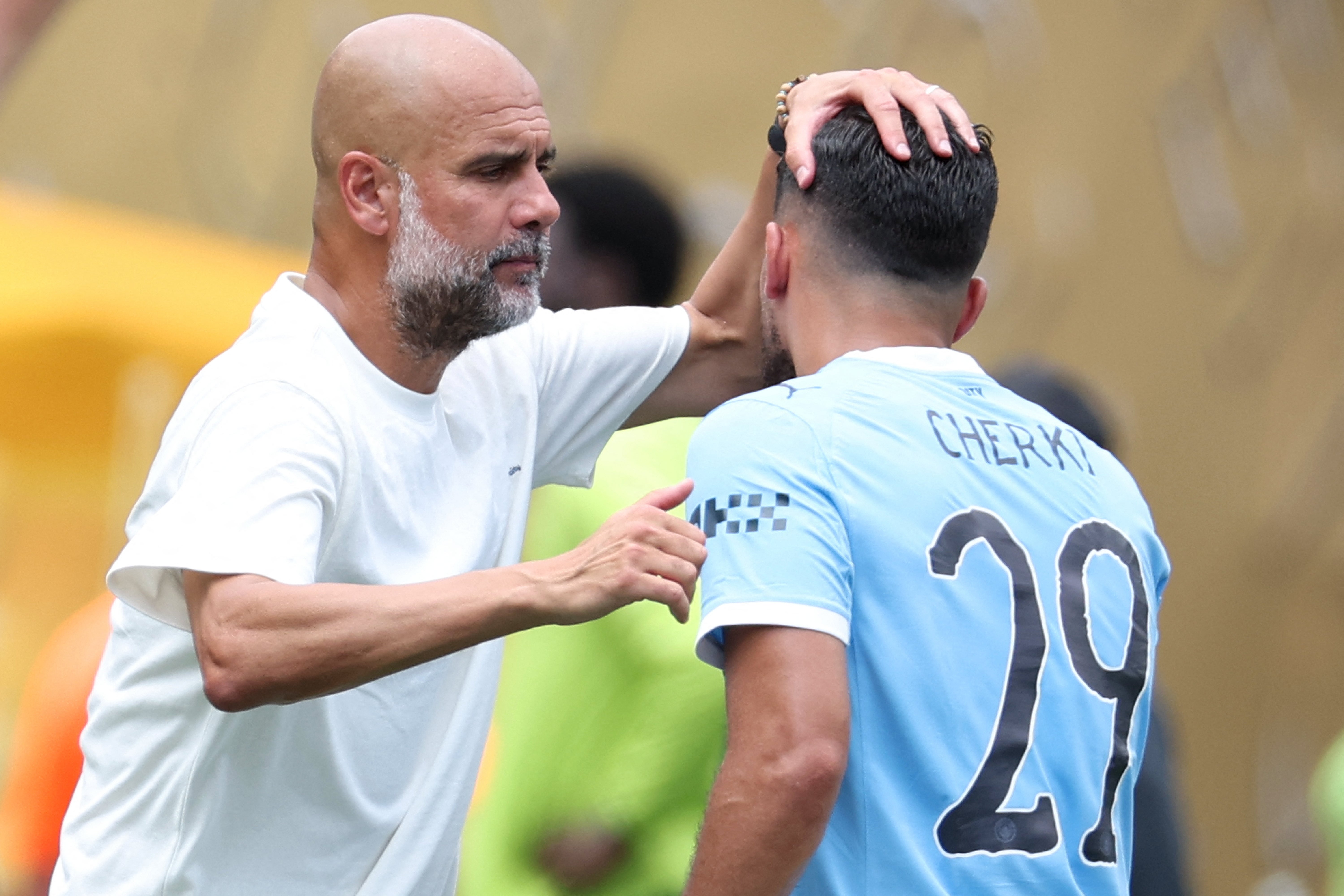 Rayan Cherki foi parabenizado pelo chefe da cidade Pep Guardiola quando ele deixou o campo