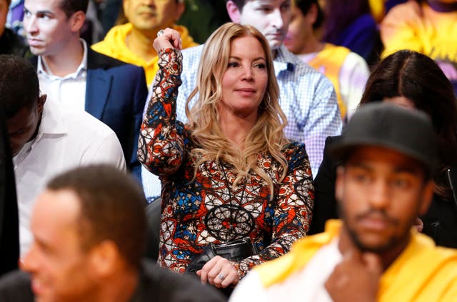 LAKERS-VENTA