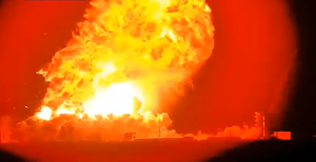 <p>A SpaceX rocket being tested in Texas exploded on Wednesday night</p>