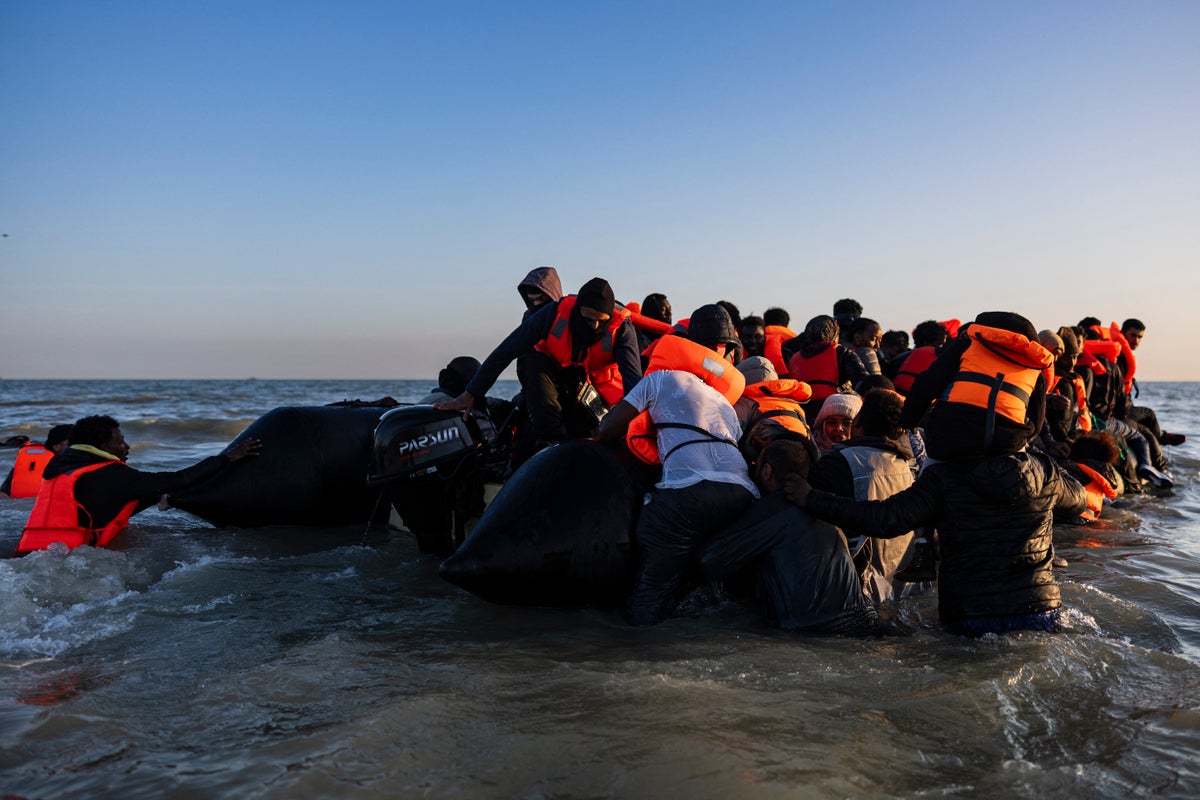 French police ‘slash small boats with knives’ to prevent Channel crossings