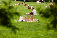 How to stay cool throughout the heatwave in the US right now - even if you don’t have AC