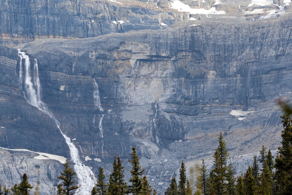 Searchers recover 2nd body after rockfall near Canada's Banff National Park hiking trail