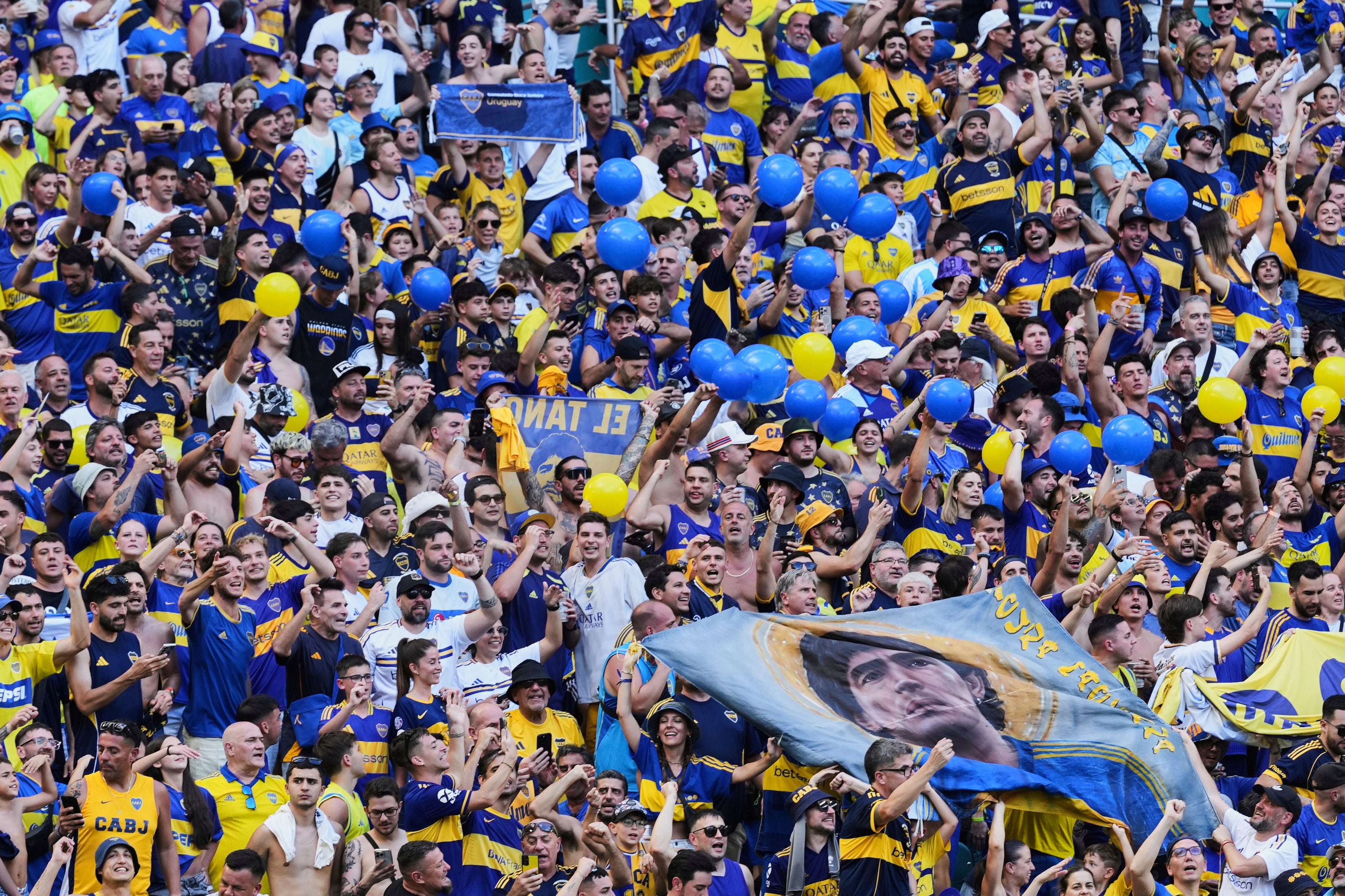 CLUBES MUNDIAL-BOCA-HINCHAS