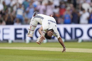 Rishabh Pant celebrated scoring a century in acrobatic style