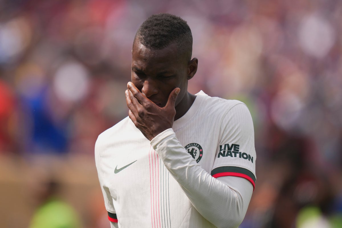 Chelsea’s Jackson given red card just minutes after coming off the bench