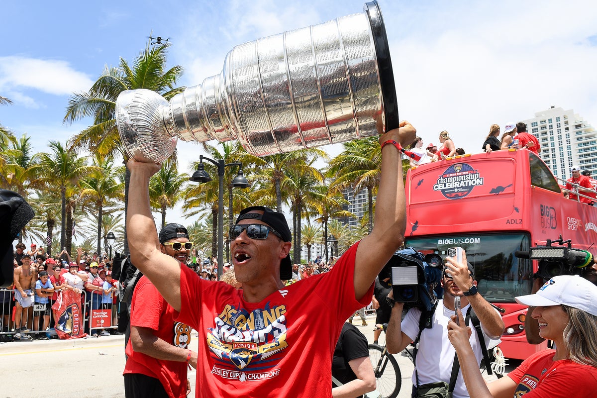 'This is amazing': Panthers celebrate 2nd consecutive Stanley Cup with another parade
