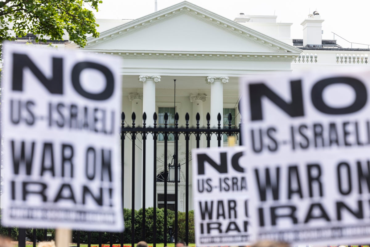 https://static.independent.co.uk/2025/06/23/15/32/Protest-against-US-President-Trumps-decision-to-bomb-Iran-cd7dw6zg.jpeg?width=1200&height=800&crop=1200:800